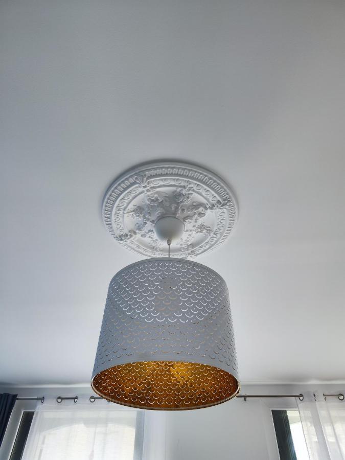 Bright And Modern 3-Bedroom Apartment, 90M2 With Air Condition, In ベジエ エクステリア 写真